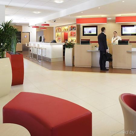 Hôtel Ibis Lyon L'Isle D'Abeau Extérieur photo