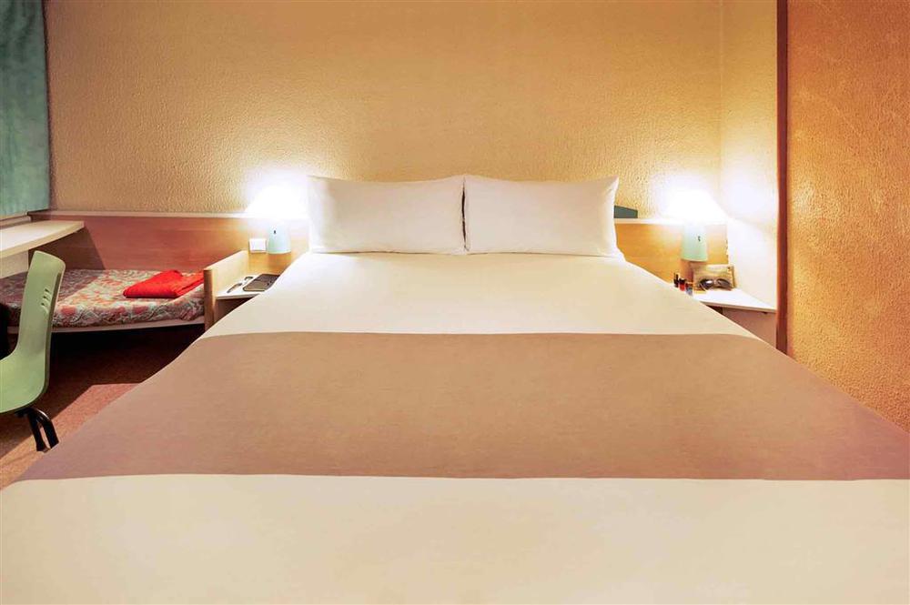 Hôtel Ibis Lyon L'Isle D'Abeau Chambre photo