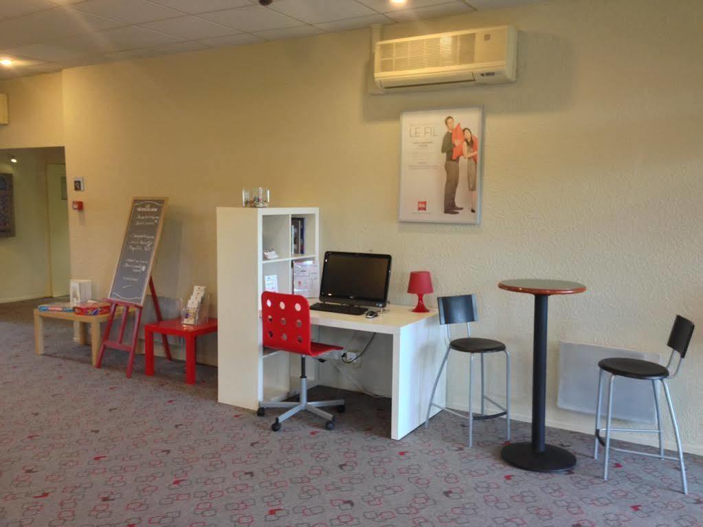 Hôtel Ibis Lyon L'Isle D'Abeau Extérieur photo