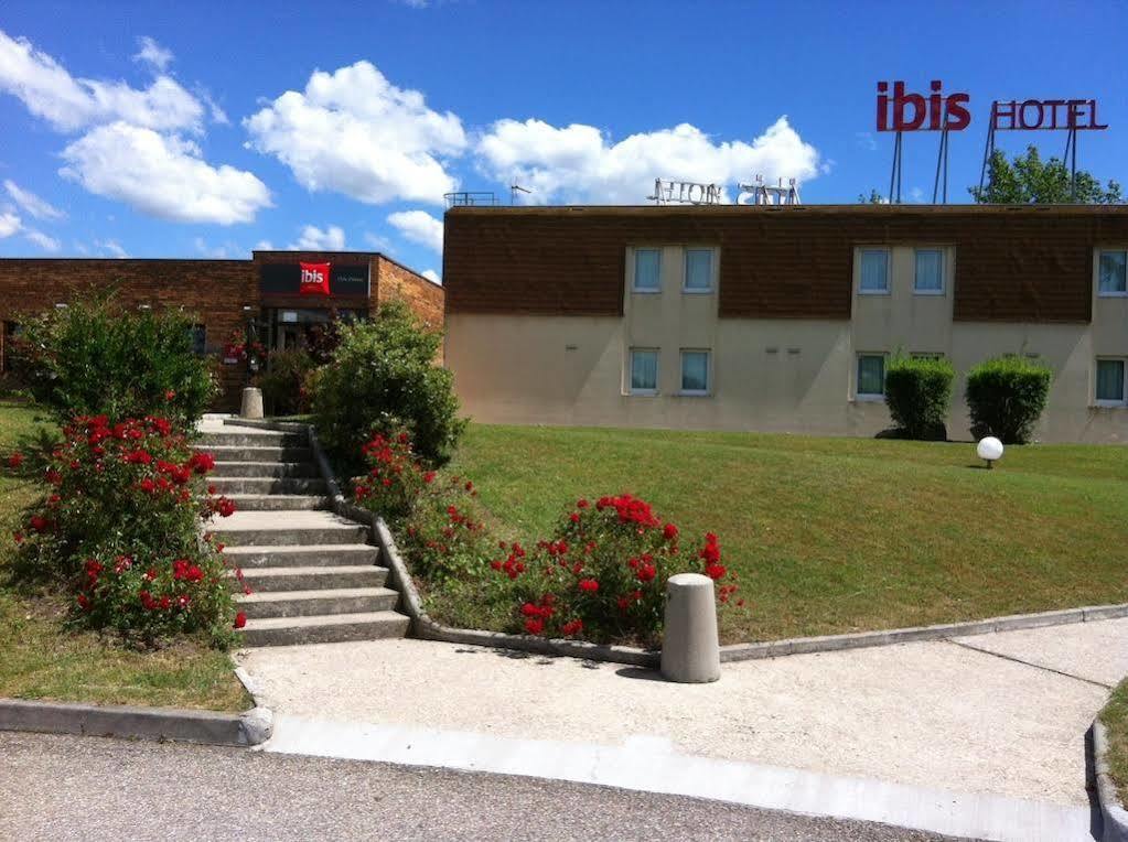 Hôtel Ibis Lyon L'Isle D'Abeau Extérieur photo