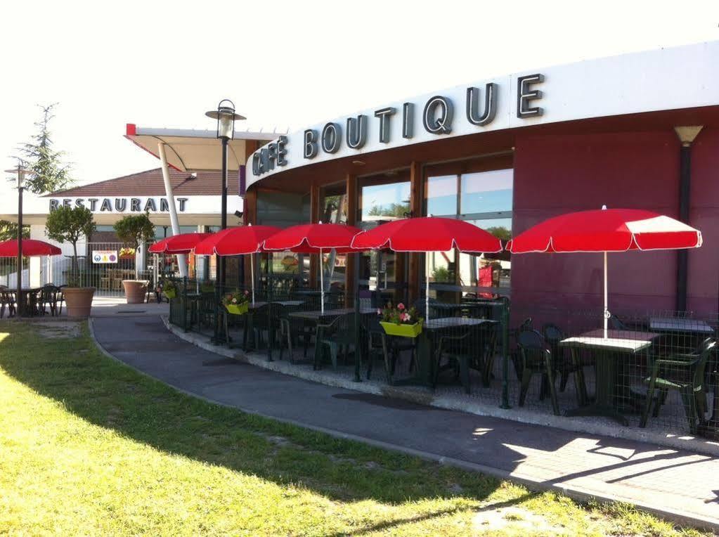 Hôtel Ibis Lyon L'Isle D'Abeau Extérieur photo