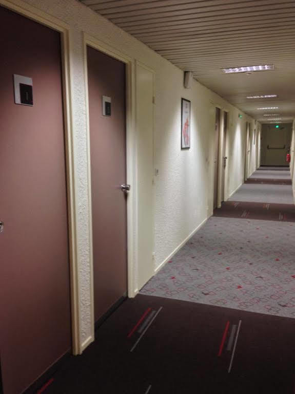 Hôtel Ibis Lyon L'Isle D'Abeau Extérieur photo